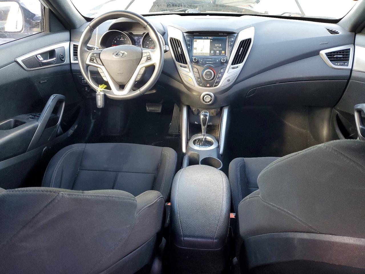 2017 Hyundai Veloster - zdjęcie 8