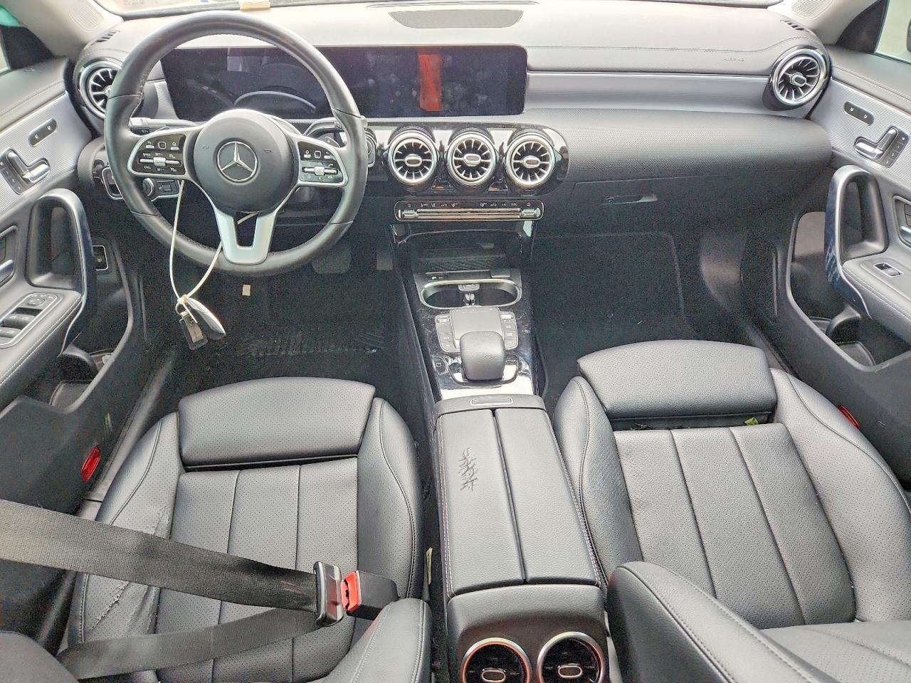 2021 Mercedes-Benz Cla 250 - zdjęcie 8