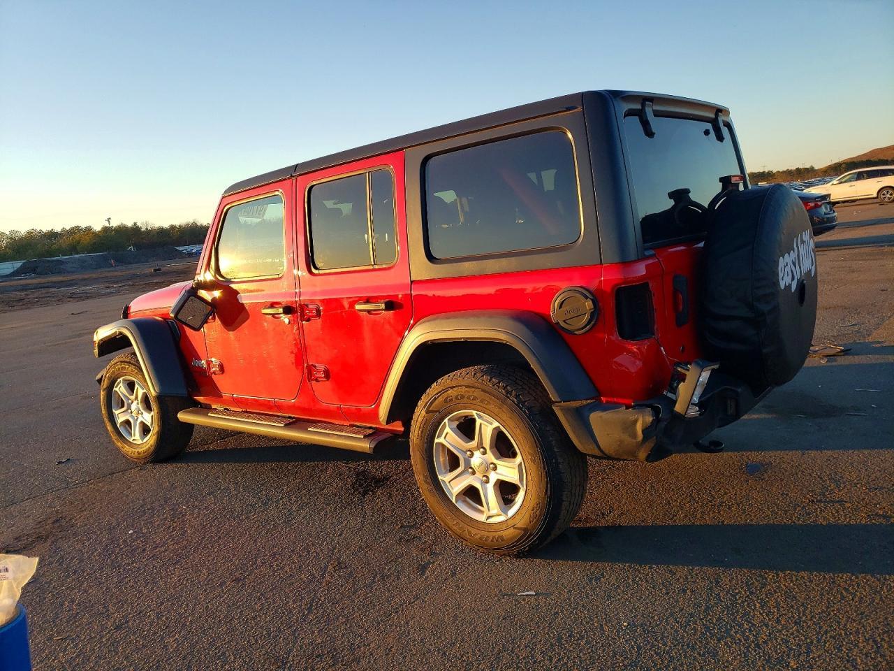 2020 Jeep Wrangler Unlimited Sport - zdjęcie 2