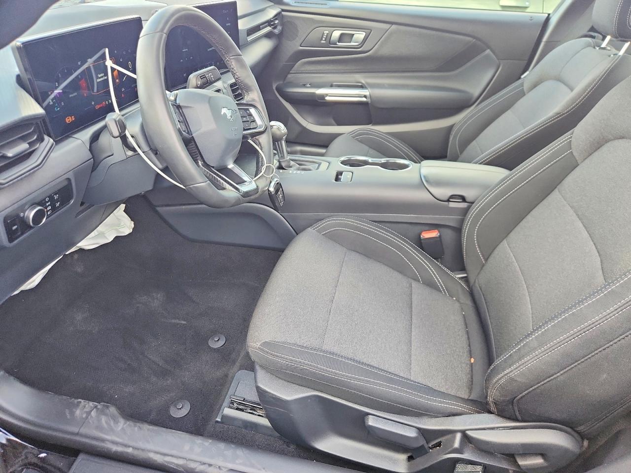 2025 Ford Mustang - zdjęcie 7