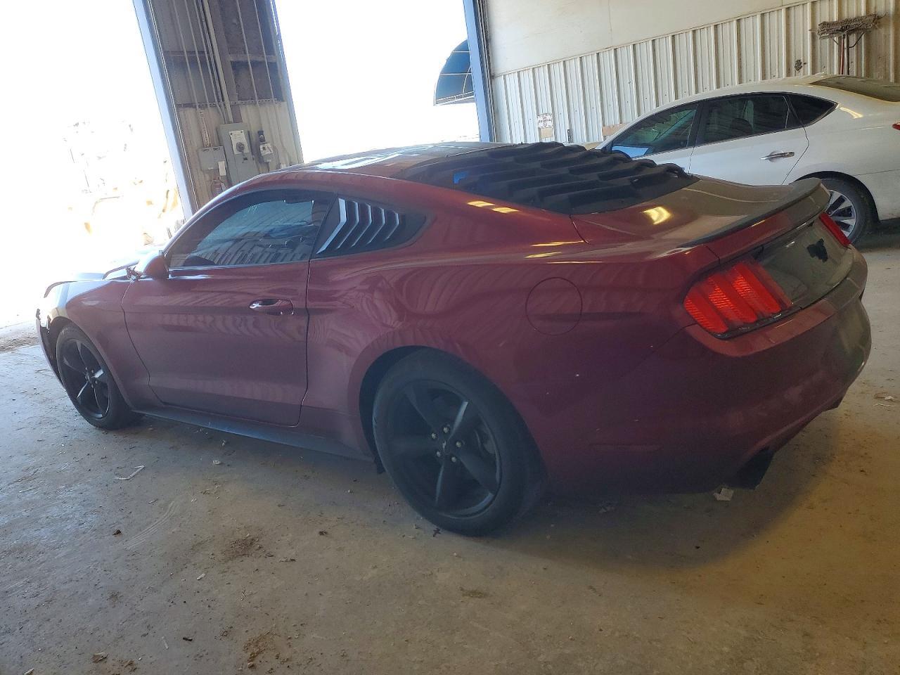 2017 Ford Mustang - zdjęcie 2