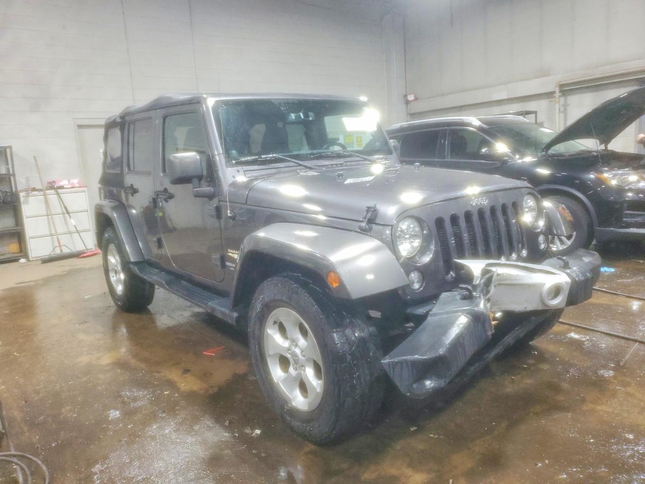 2014 Jeep Wrangler Unlimited Sahara - zdjęcie 4