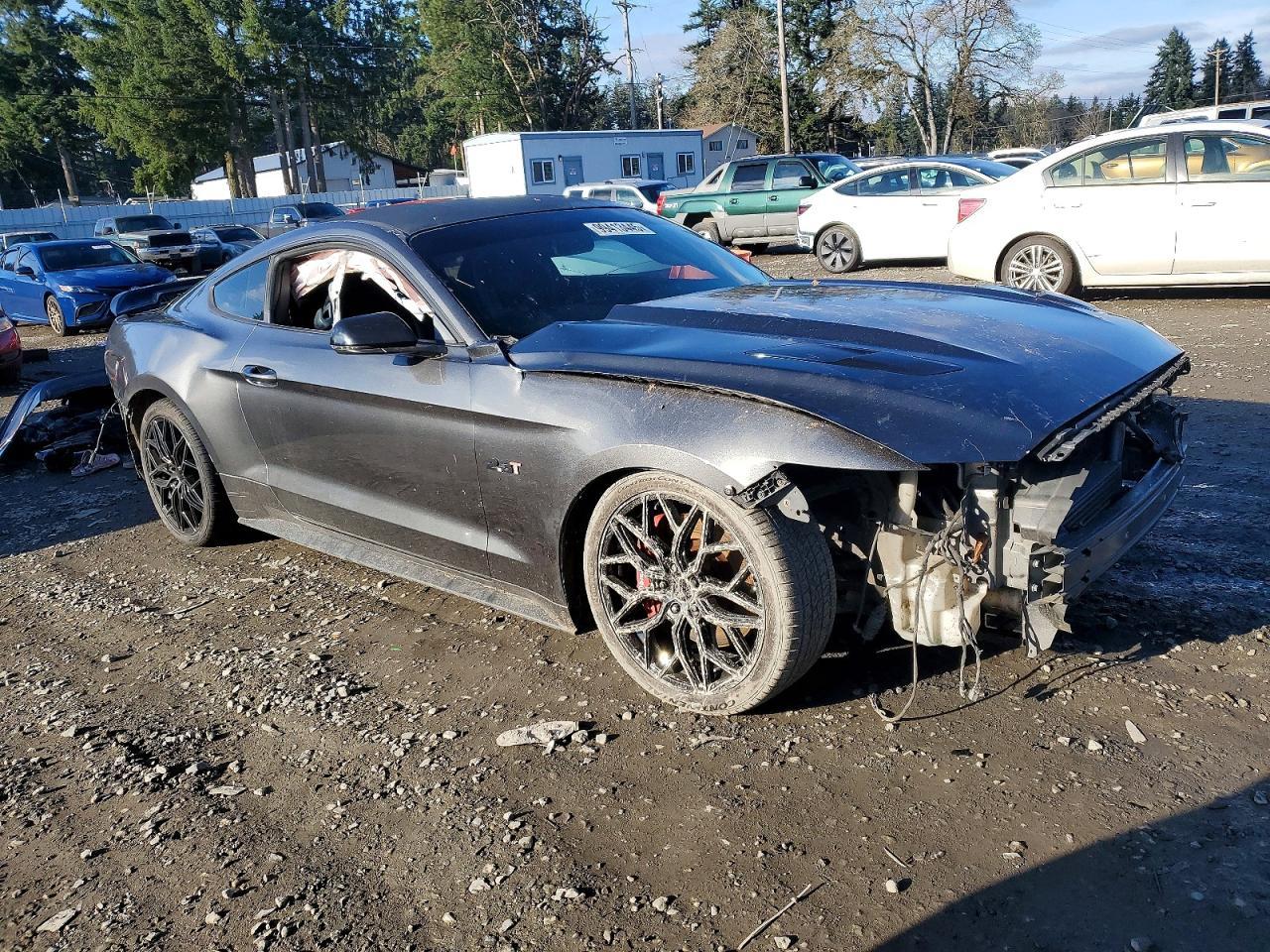 2015 Ford Mustang - zdjęcie 4