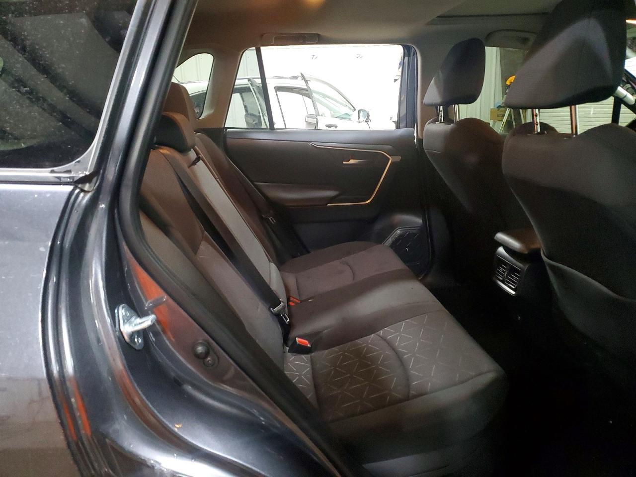 2021 Toyota Rav4 Hybrid Xle - zdjęcie 11