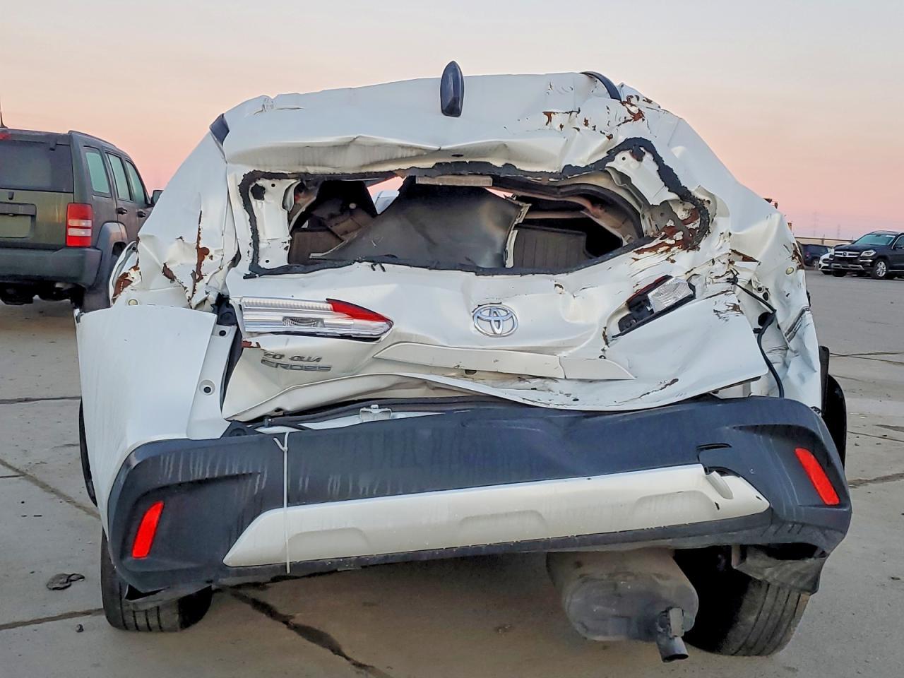 2024 Toyota Corolla Cross L - zdjęcie 6
