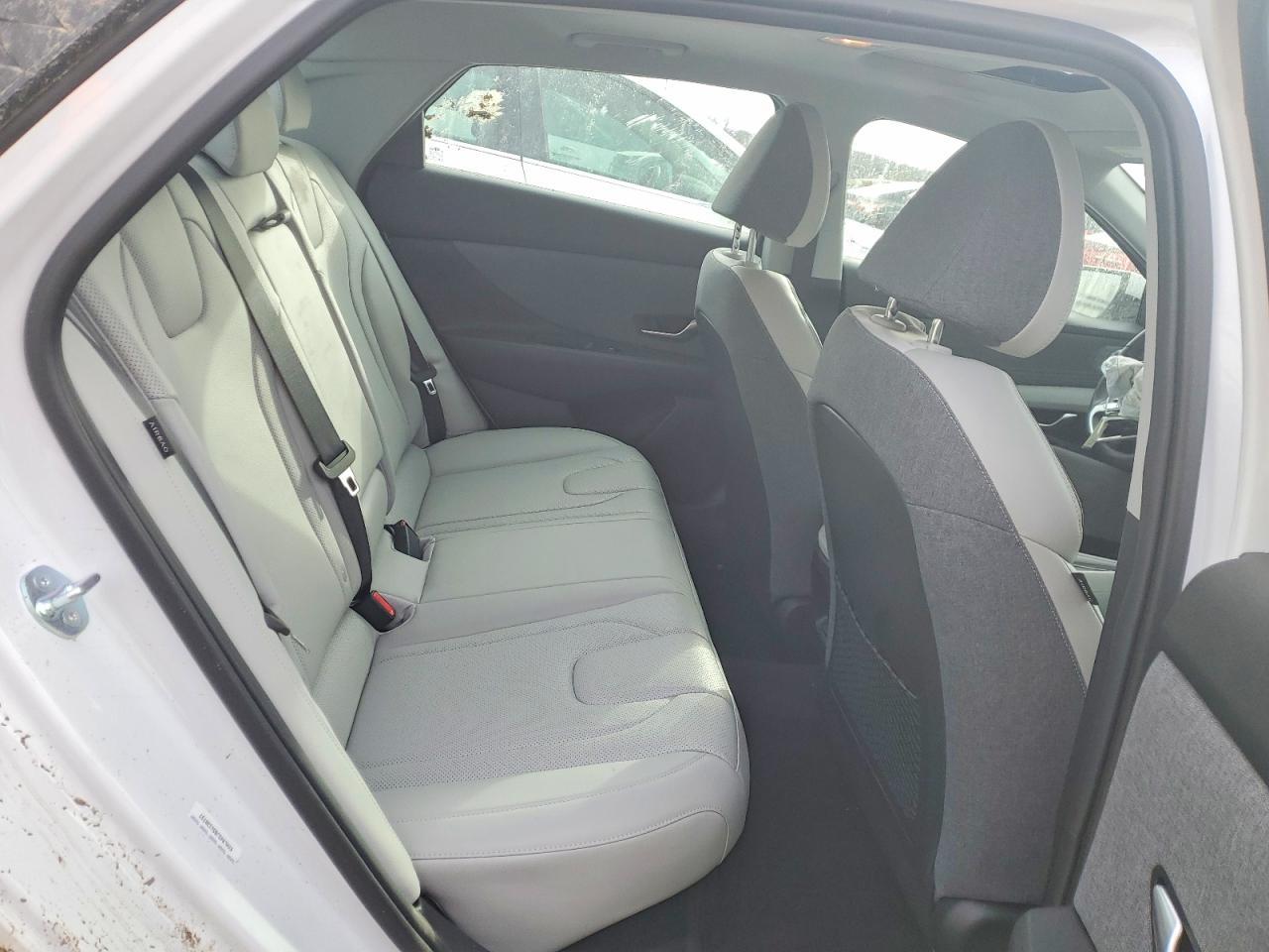2025 Hyundai Elantra Hybrid Limited - zdjęcie 10