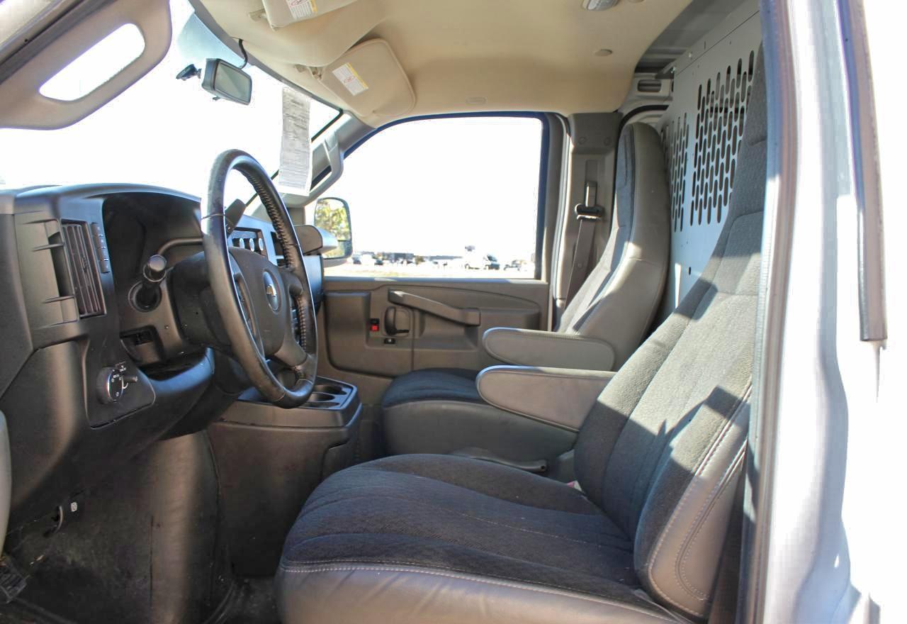 2023 Chevrolet Express G2500 - zdjęcie 9