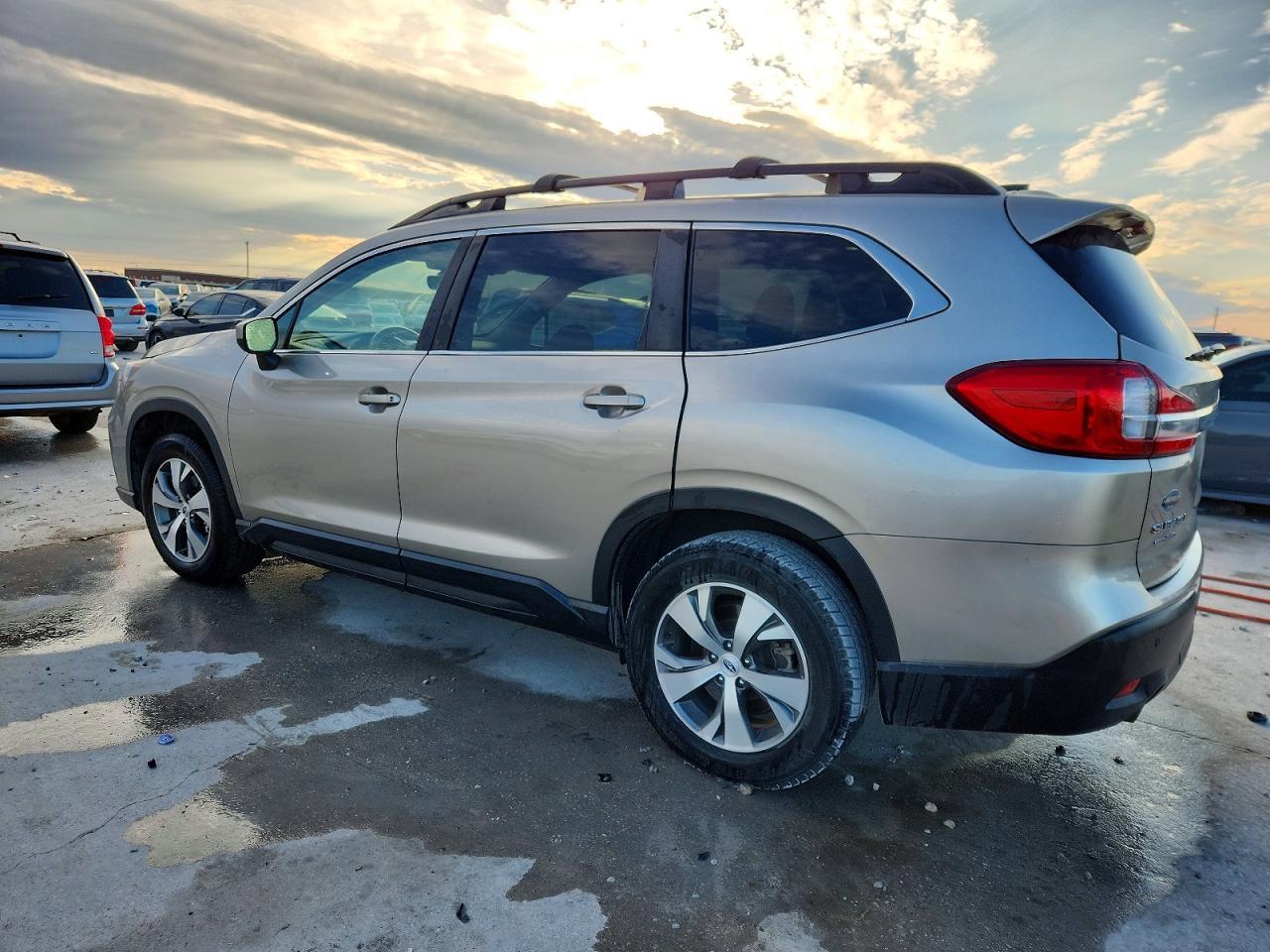 2019 Subaru Ascent Premium - zdjęcie 2