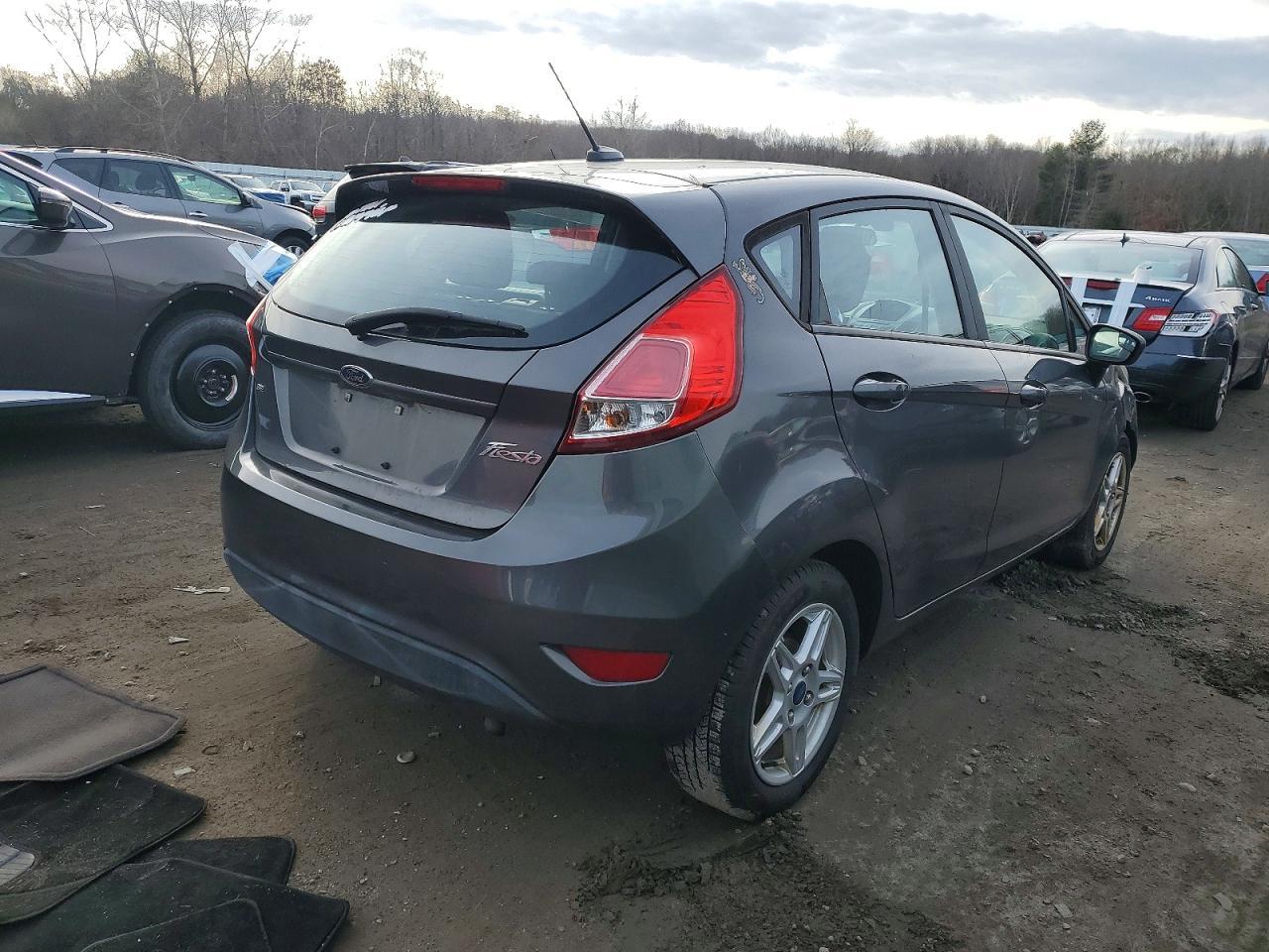 2017 Ford Fiesta Se - zdjęcie 3