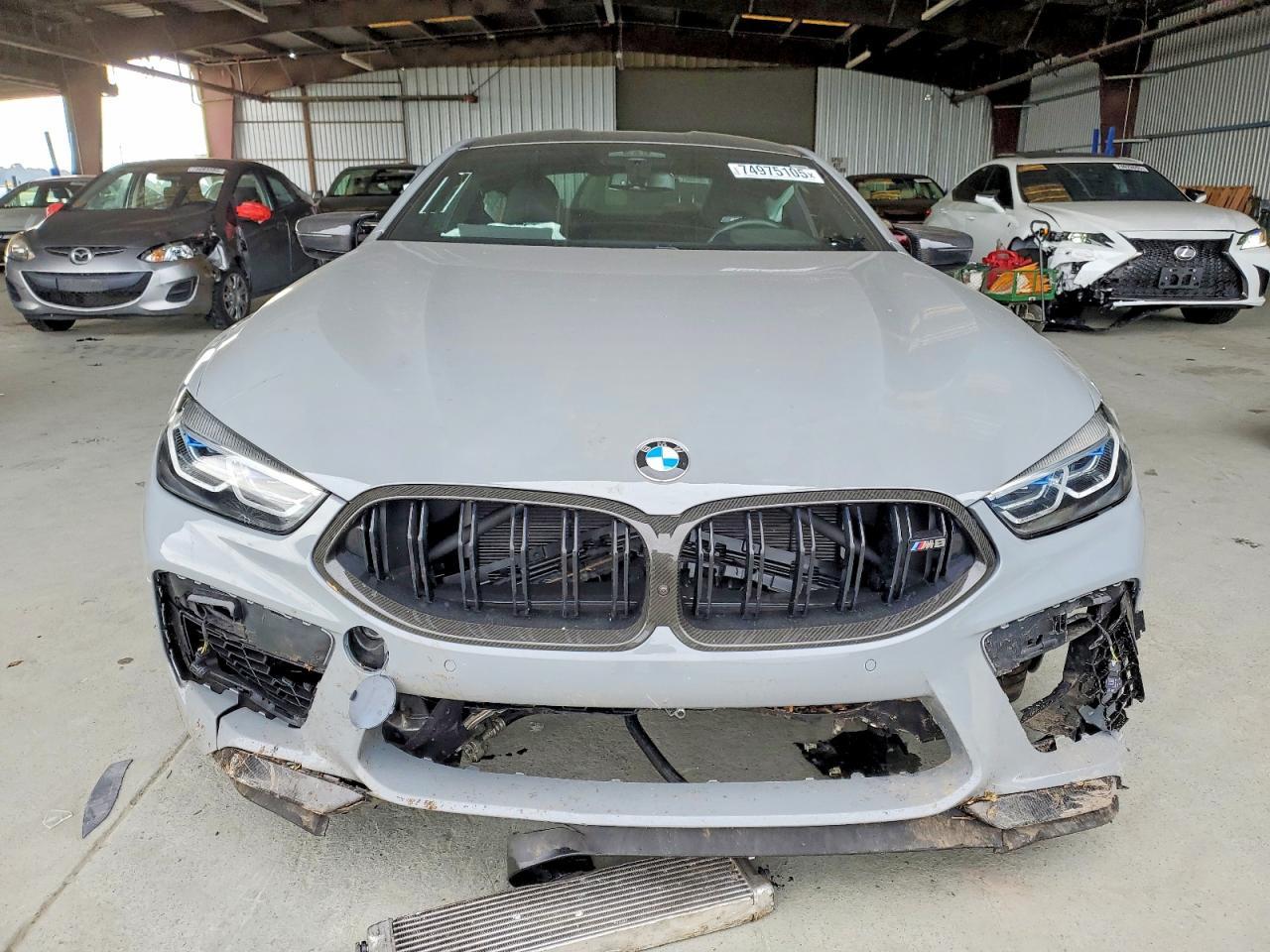 2022 BMW M8 - zdjęcie 5