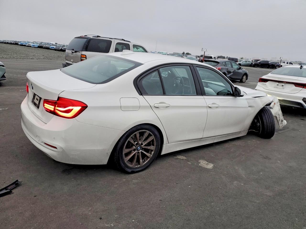 BMW Seria 3 - zdjęcie 3