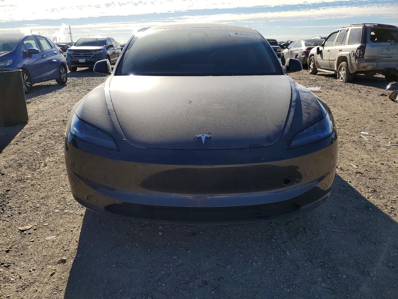 2025 Tesla Model 3 - zdjęcie 5