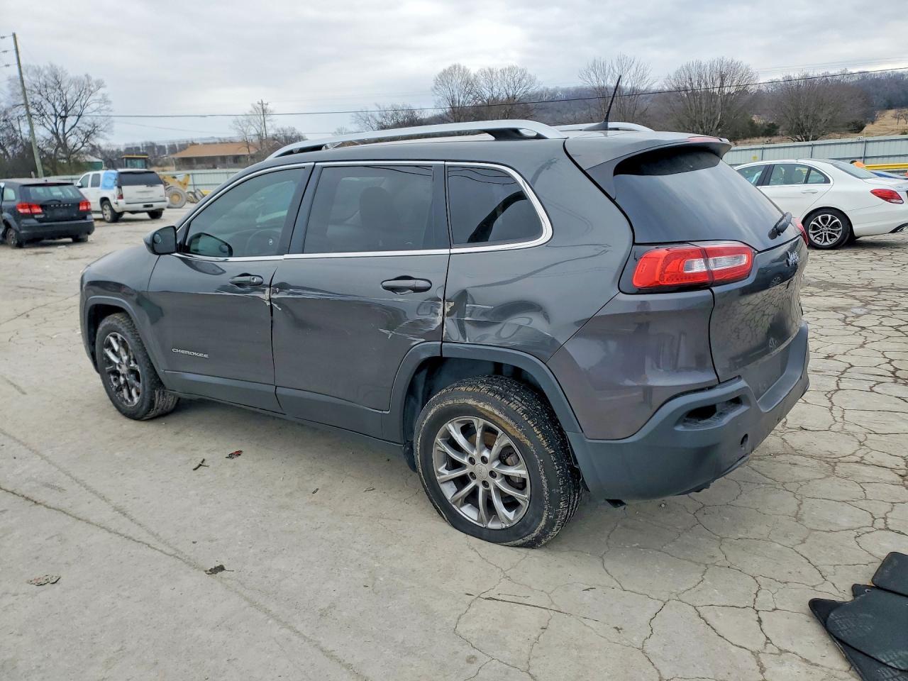 2017 Jeep Cherokee Latitude - zdjęcie 2