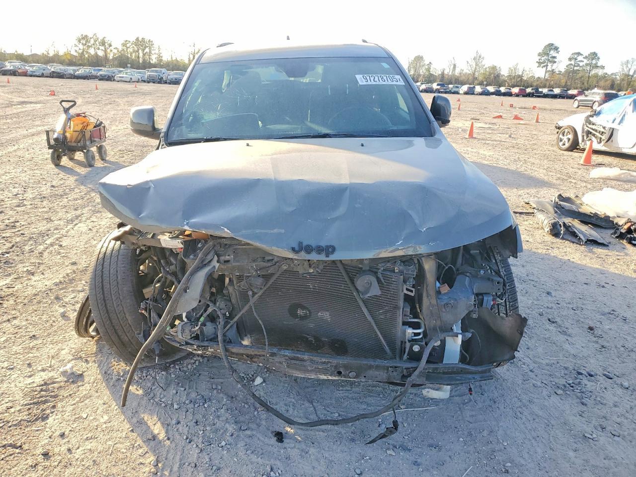 2021 Jeep Grand Cherokee Laredo - zdjęcie 5