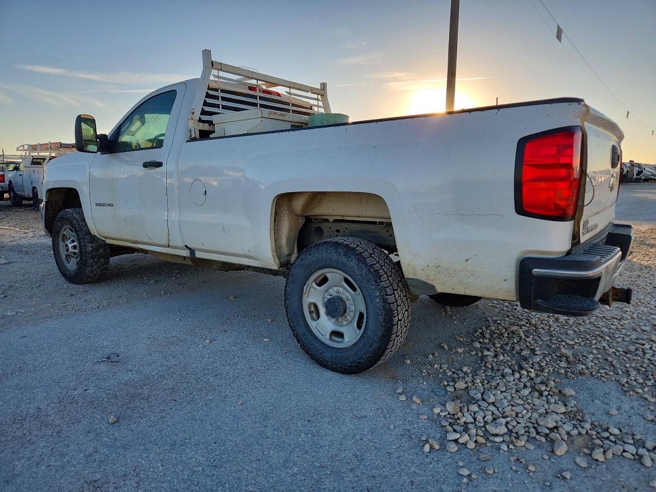 2016 Chevrolet Silverado C2500 Heavy Duty - zdjęcie 2