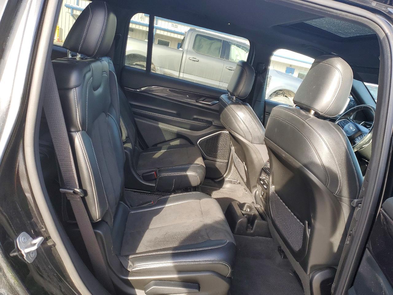 2021 Jeep Grand Cherokee L Laredo - zdjęcie 11