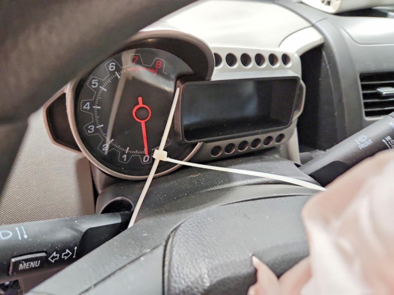 2014 Chevrolet Sonic Ls - zdjęcie 9