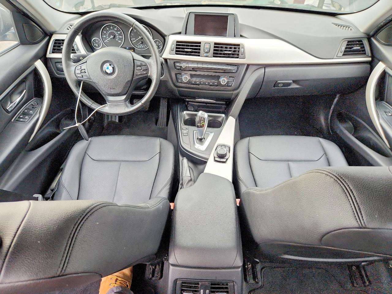 2015 BMW 320 I - zdjęcie 8