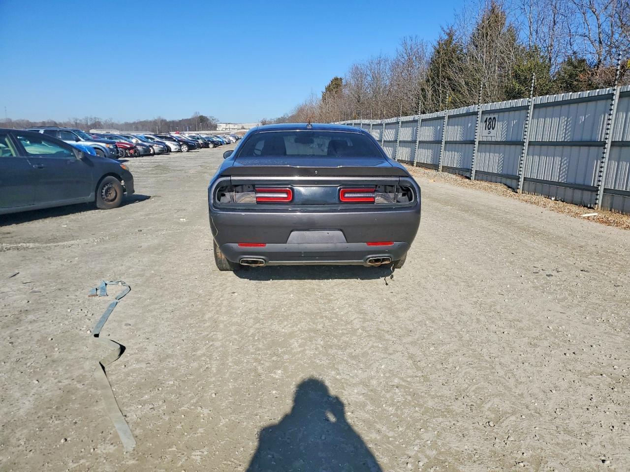 2016 Dodge Challenger Sxt - zdjęcie 6