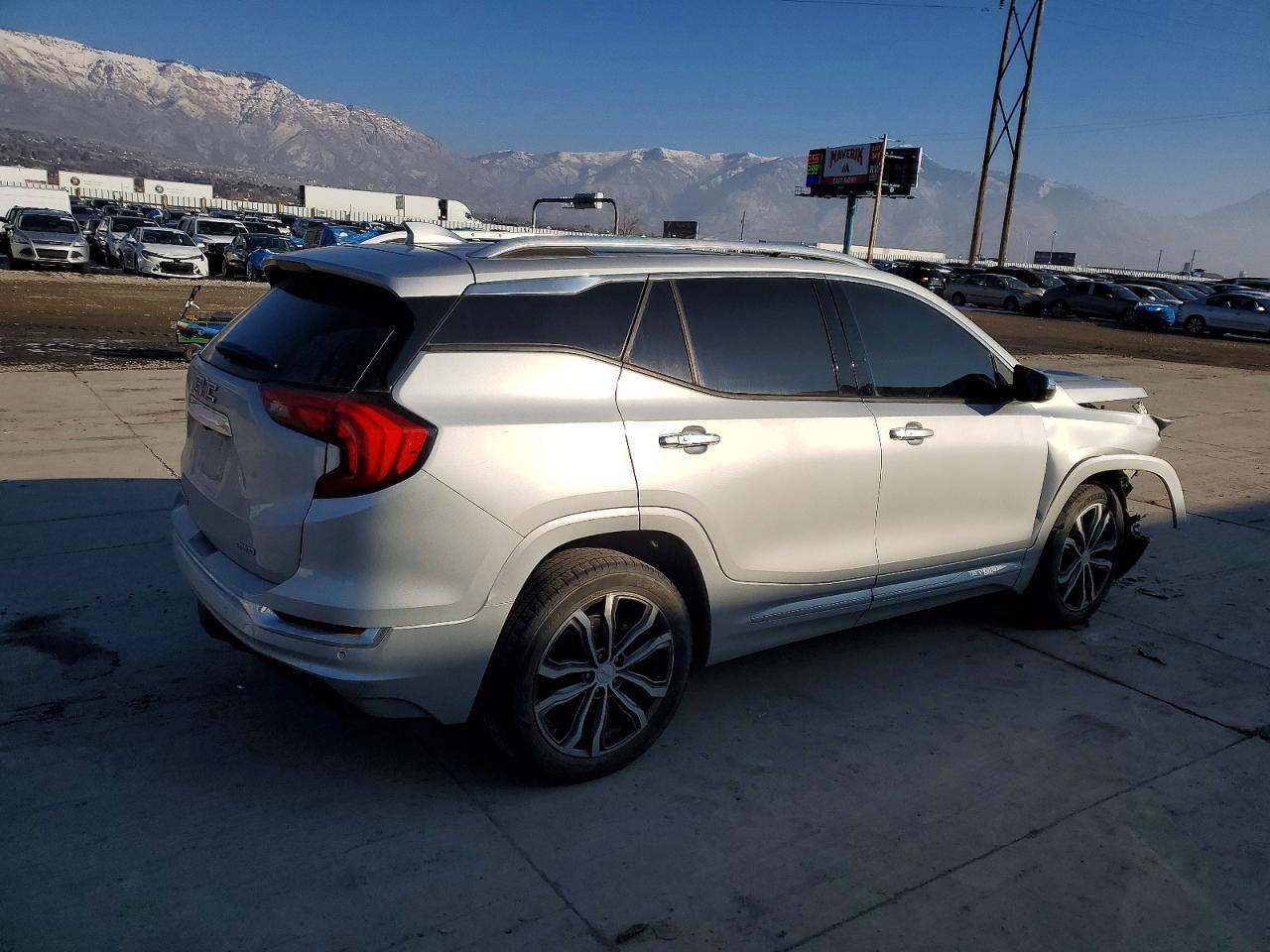 2018 GMC Terrain Denali - zdjęcie 3