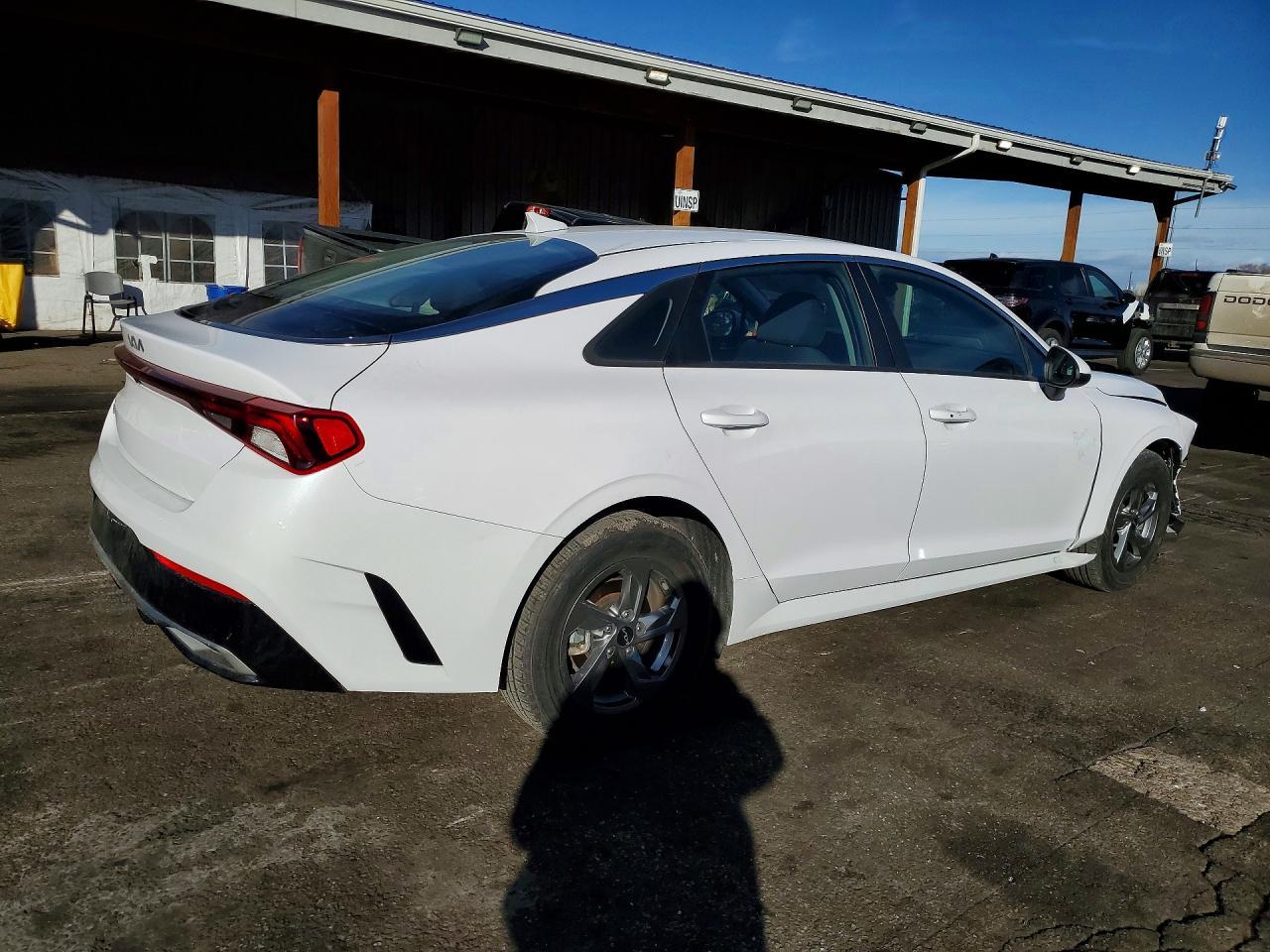 2022 Kia K5 Lxs - zdjęcie 3