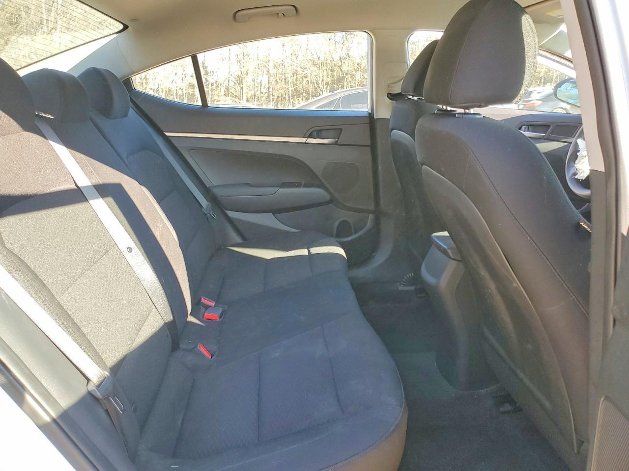 2020 Hyundai Elantra Se - zdjęcie 10