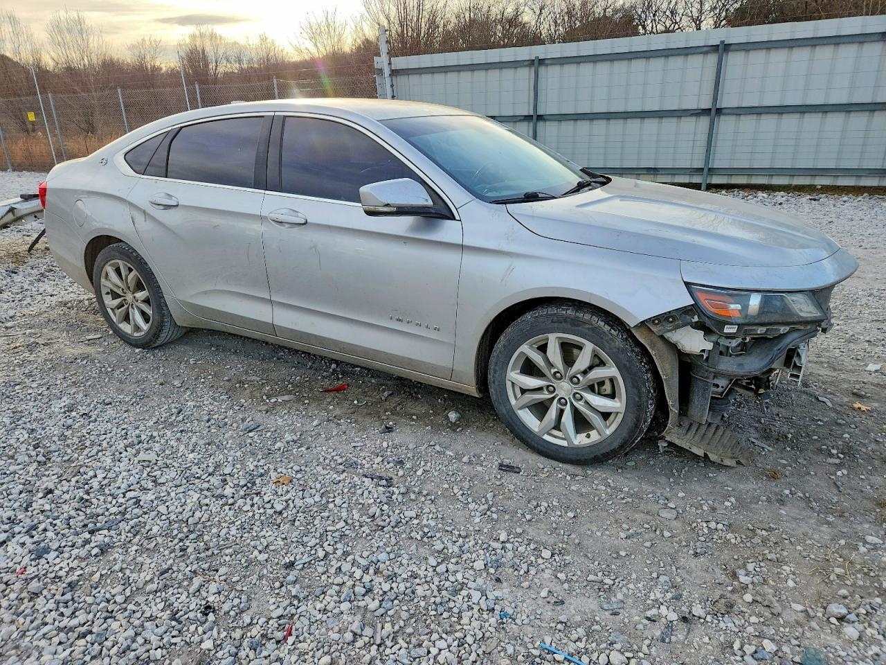 2019 Chevrolet Impala Lt - zdjęcie 4