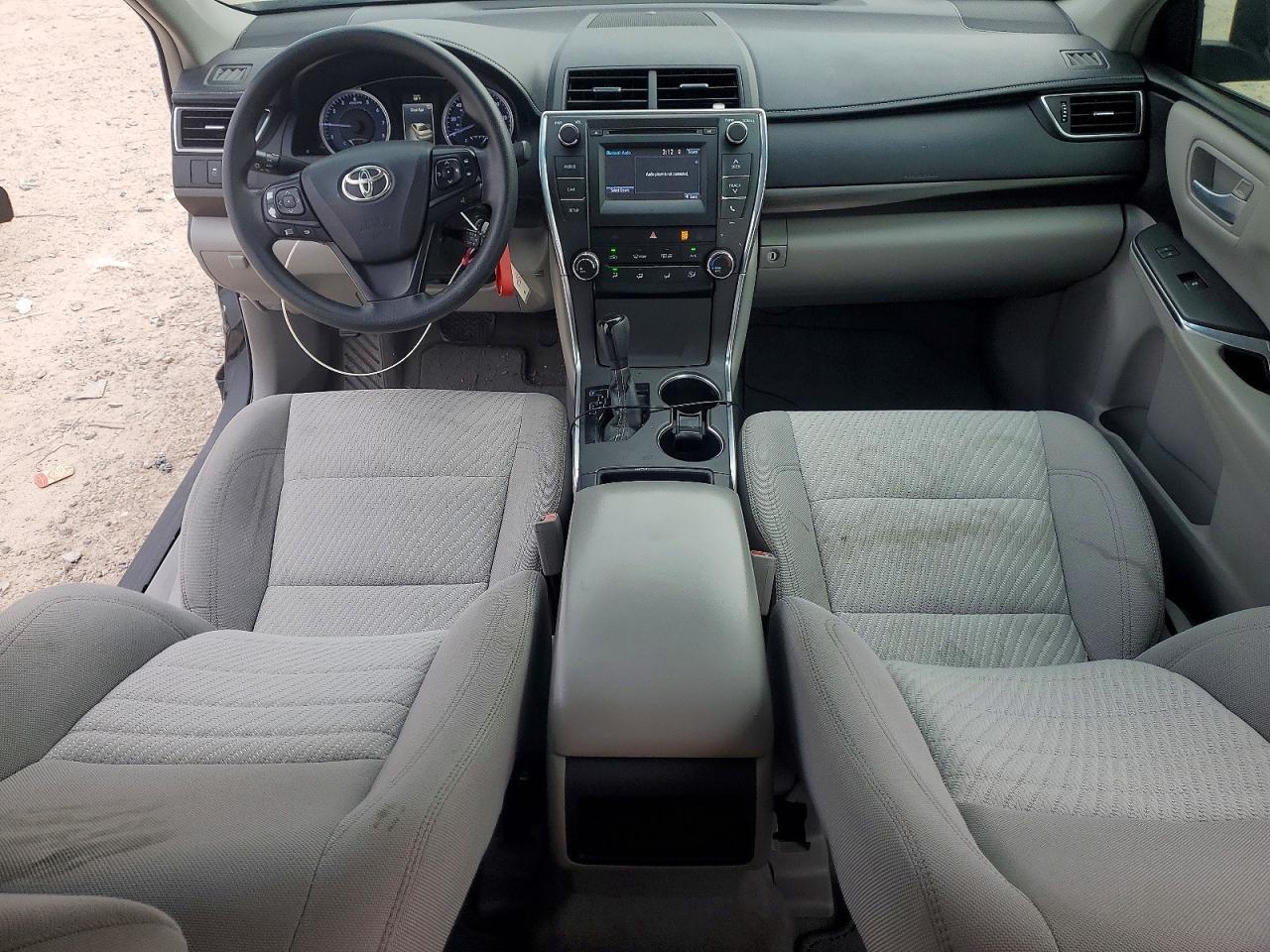 2017 Toyota Camry Le - zdjęcie 8