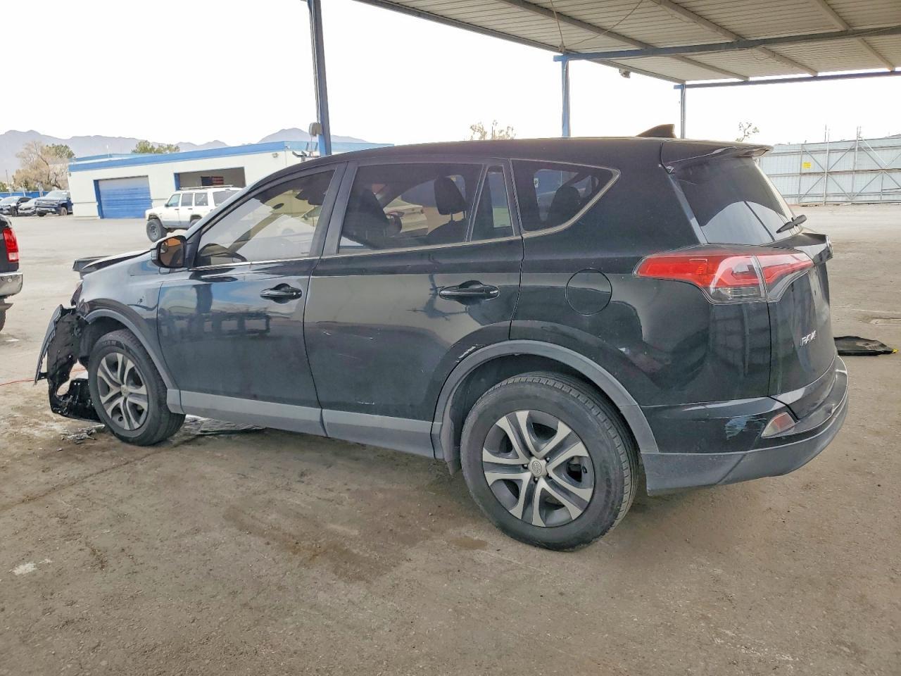 2018 Toyota Rav4 Le - zdjęcie 2