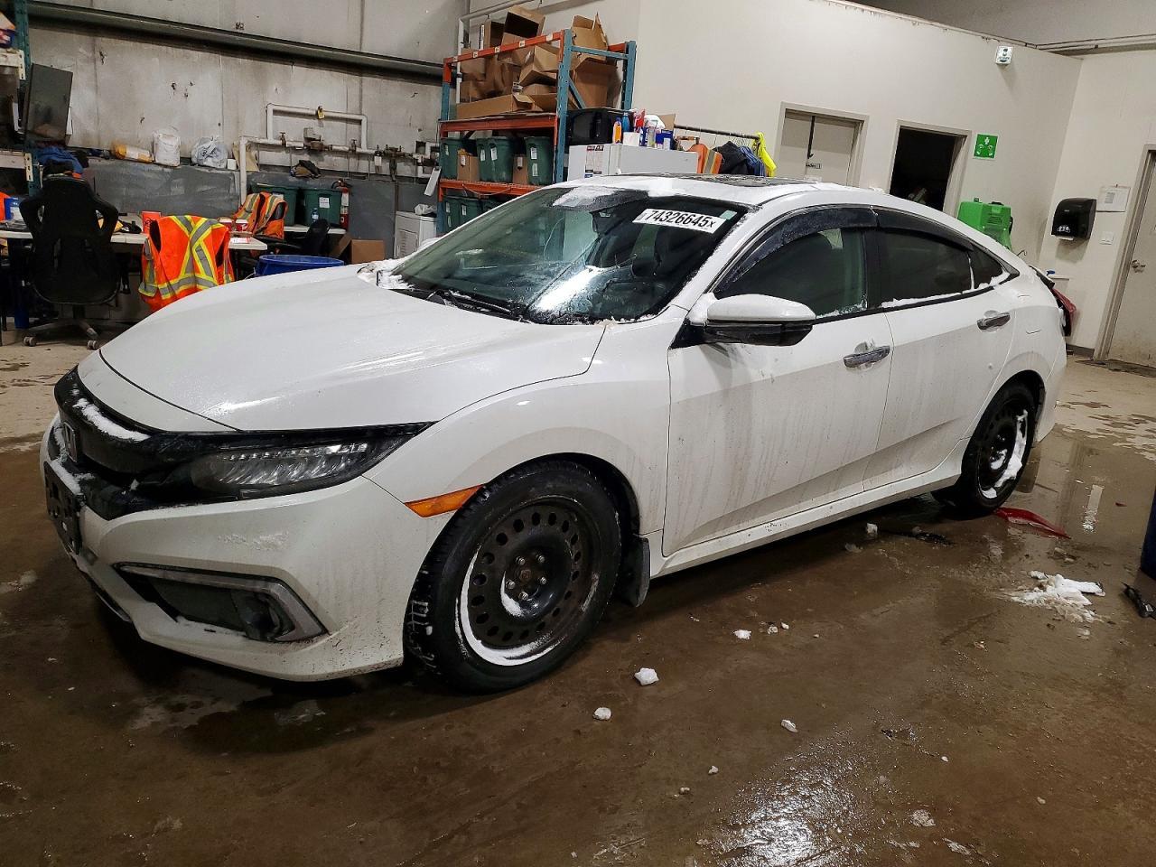 2019 Honda Civic Touring - zdjęcie główne