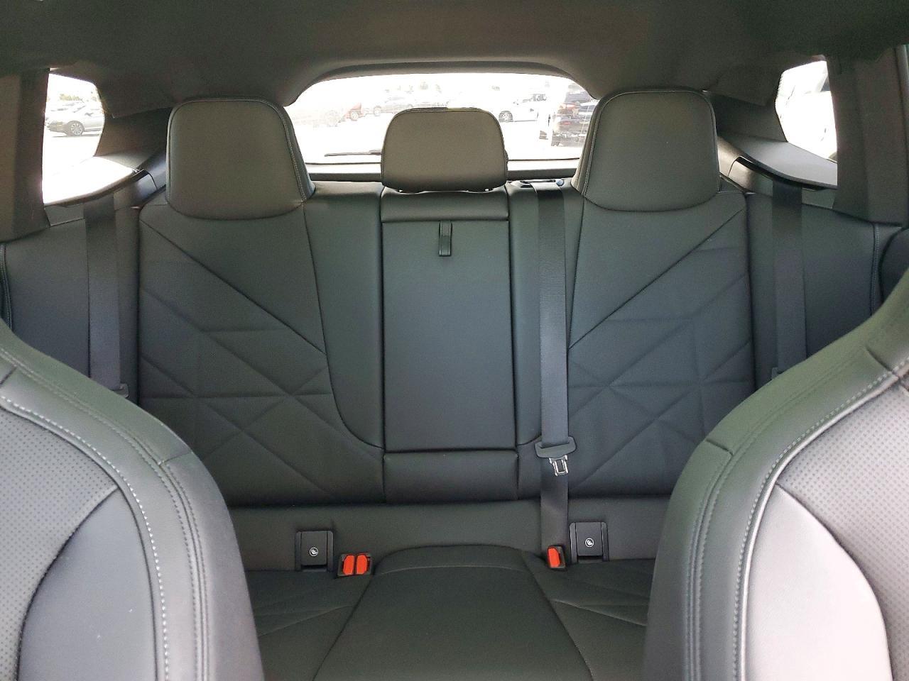 2025 BMW Ix xDrive50 - zdjęcie 10