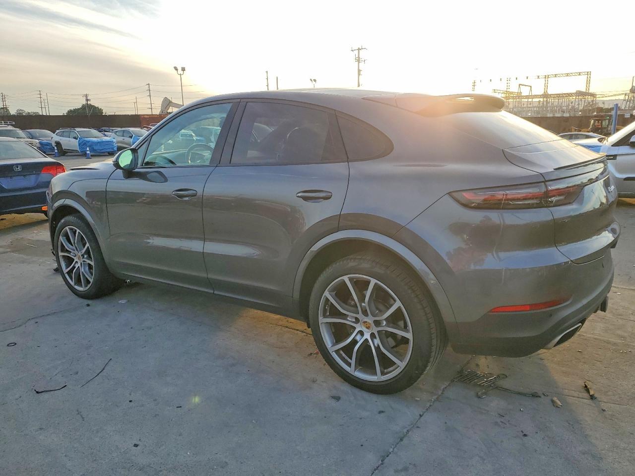 2021 Porsche Cayenne Coupe - zdjęcie 2