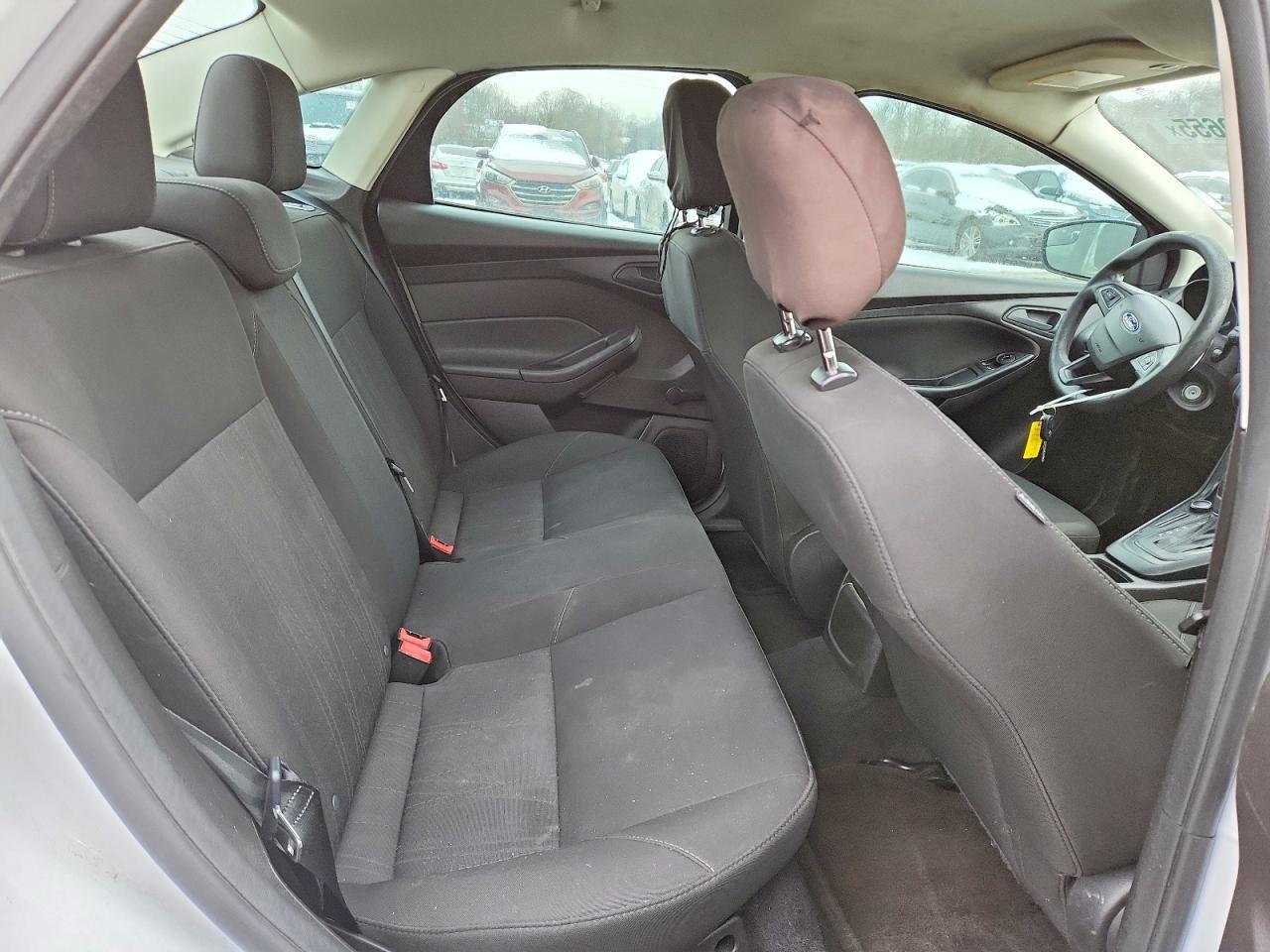 2017 Ford Focus S - zdjęcie 10