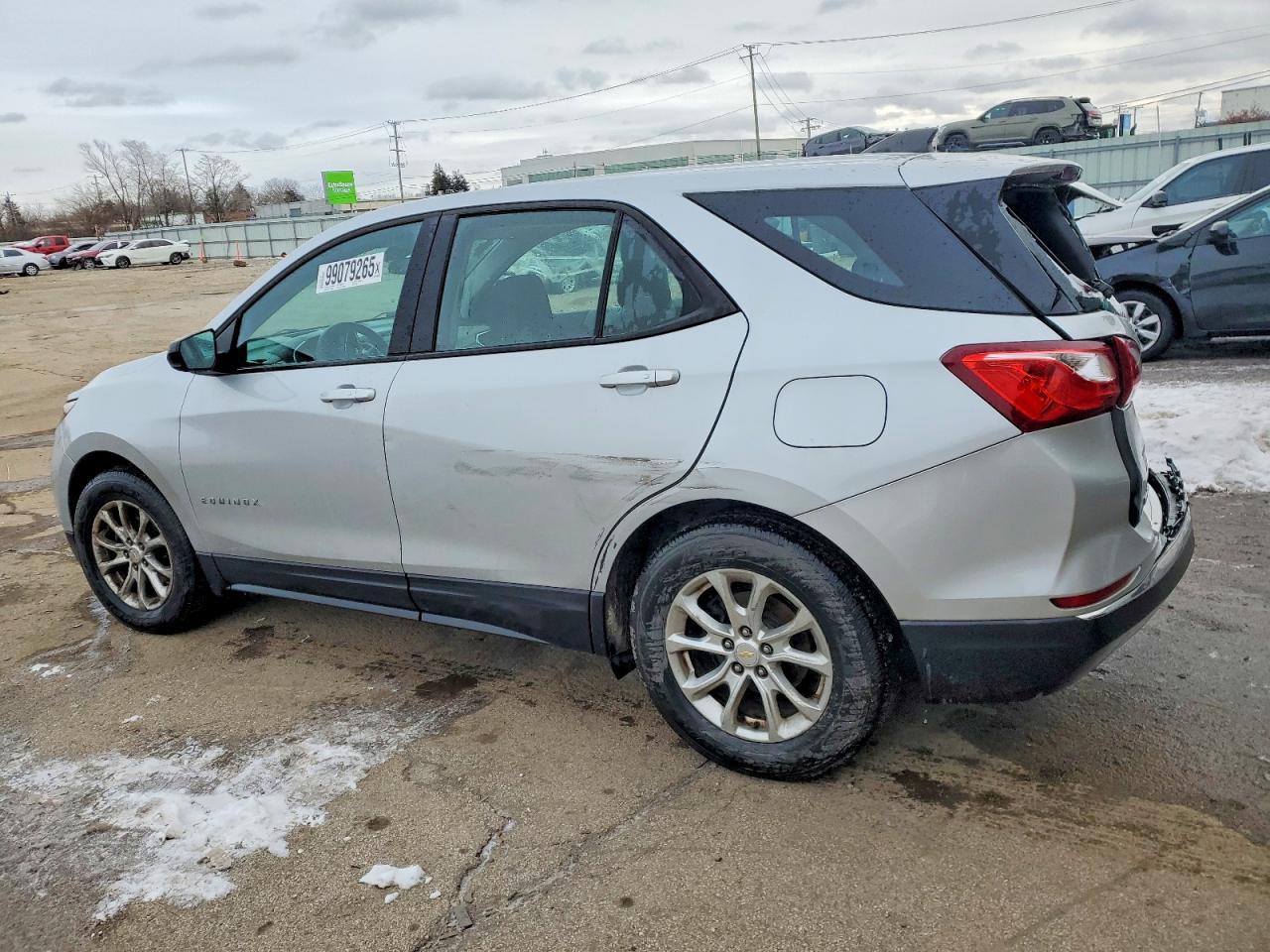 2018 Chevrolet Equinox Ls - zdjęcie 2