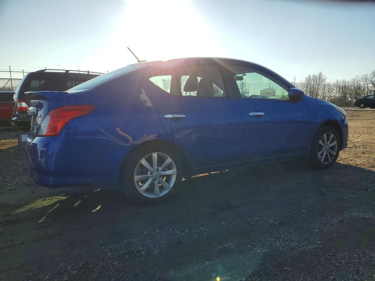 2015 Nissan Versa S - zdjęcie 3