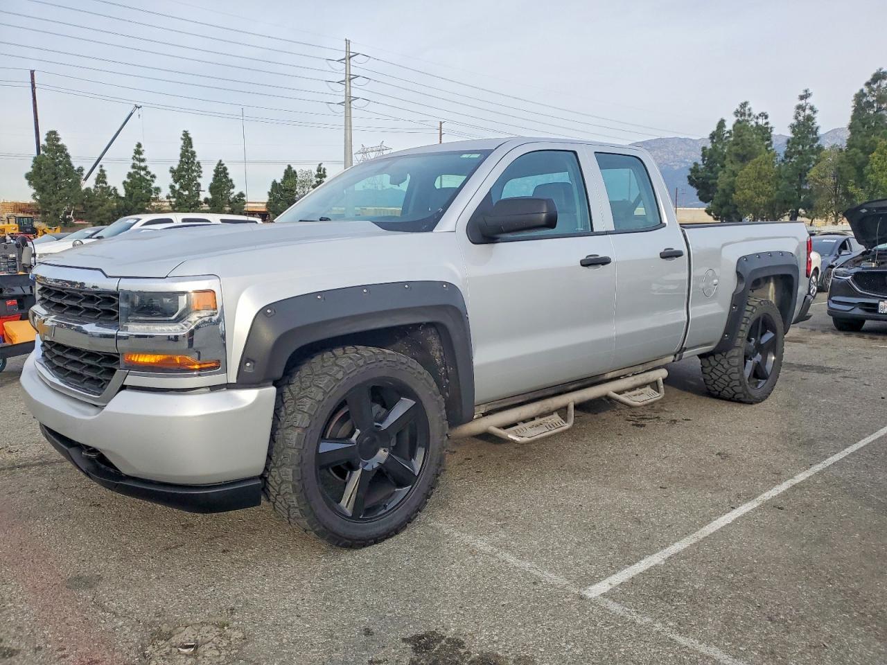 2018 Chevrolet Silverado K1500 - zdjęcie główne