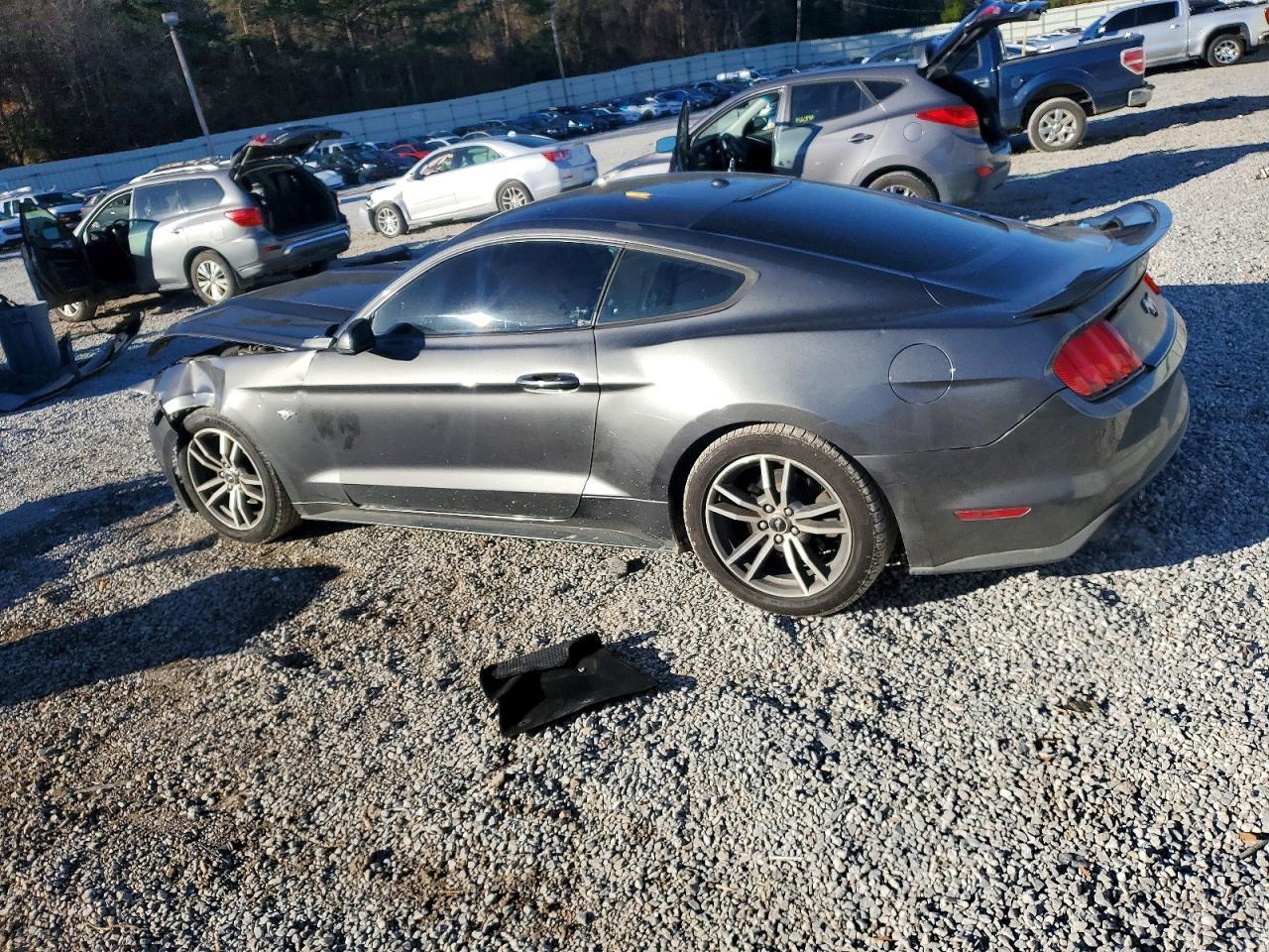 2015 Ford Mustang - zdjęcie 2