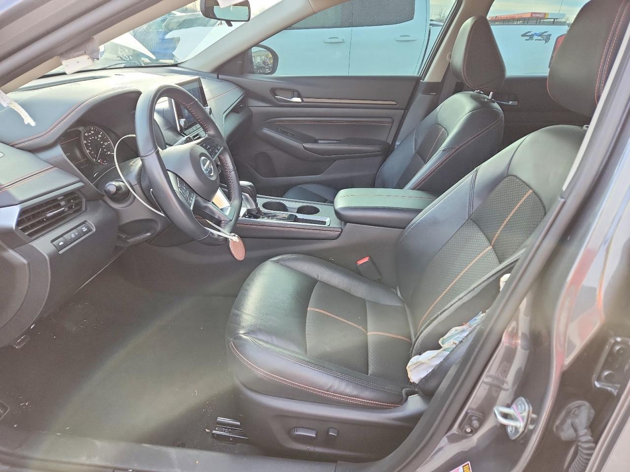 2022 Nissan Altima Sr - zdjęcie 7