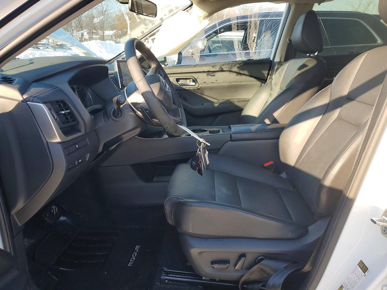 2025 Nissan Rogue Sv - zdjęcie 7