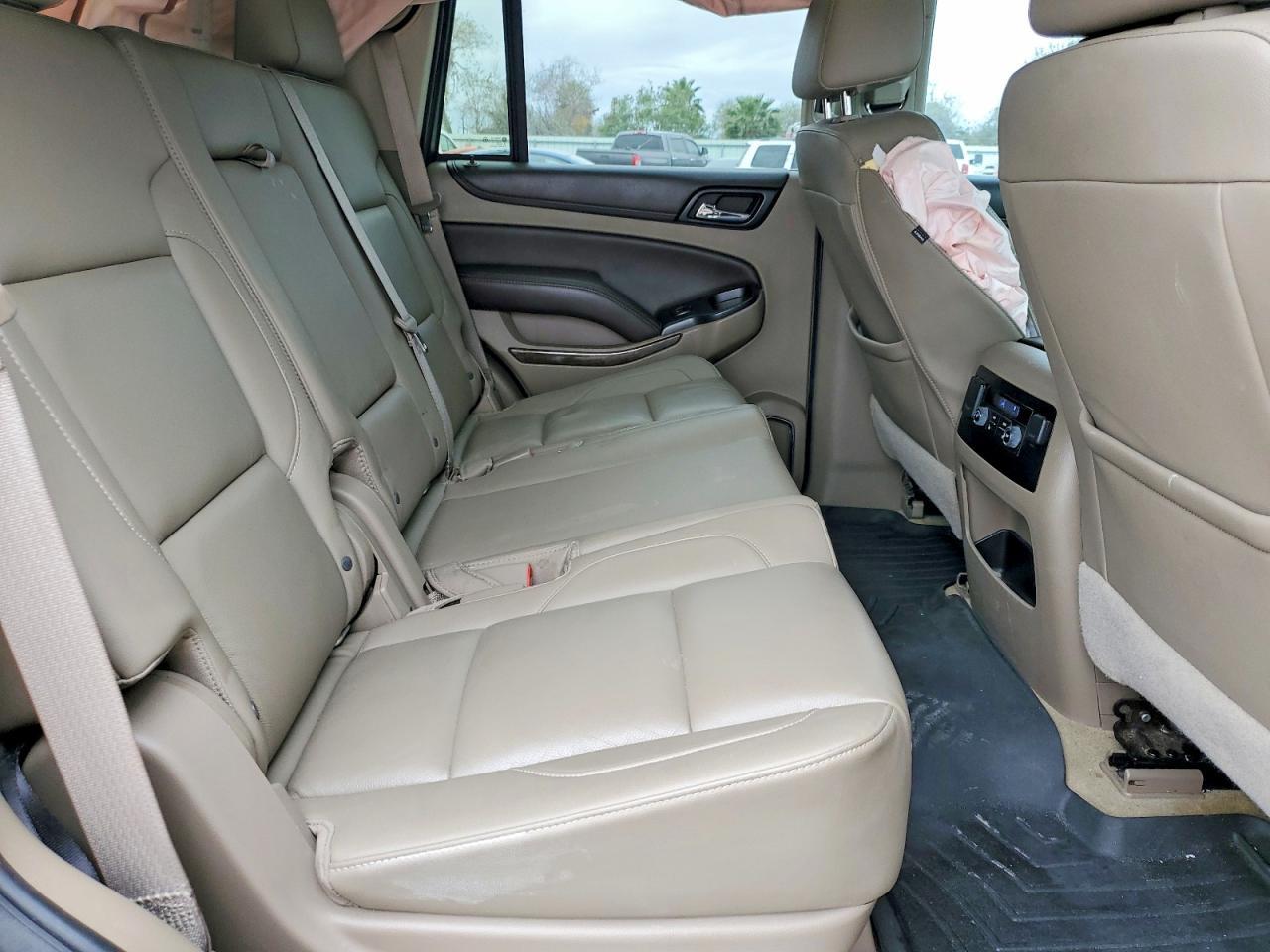 2016 Chevrolet Tahoe C1500 Lt - zdjęcie 11