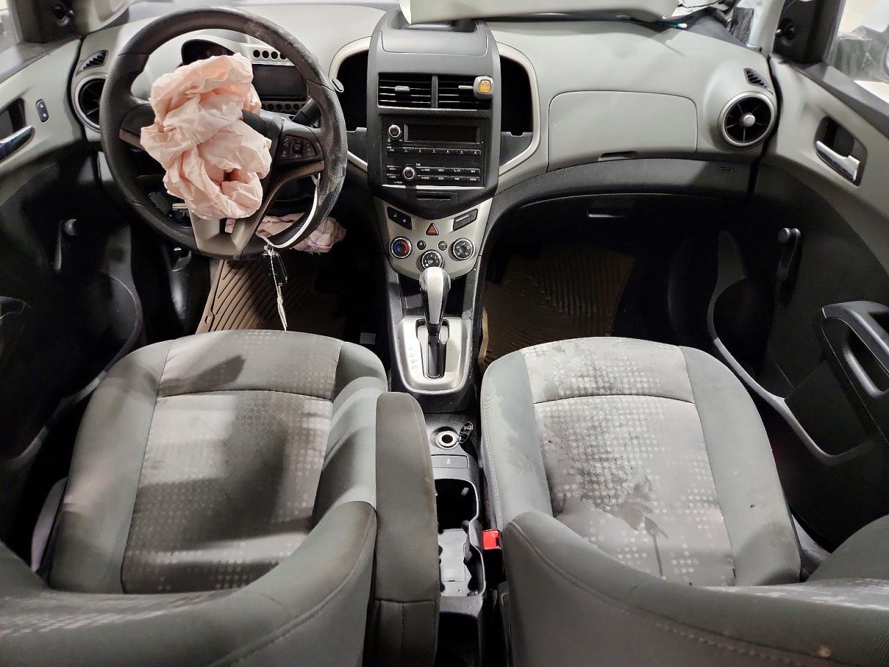 2014 Chevrolet Sonic Ls - zdjęcie 8