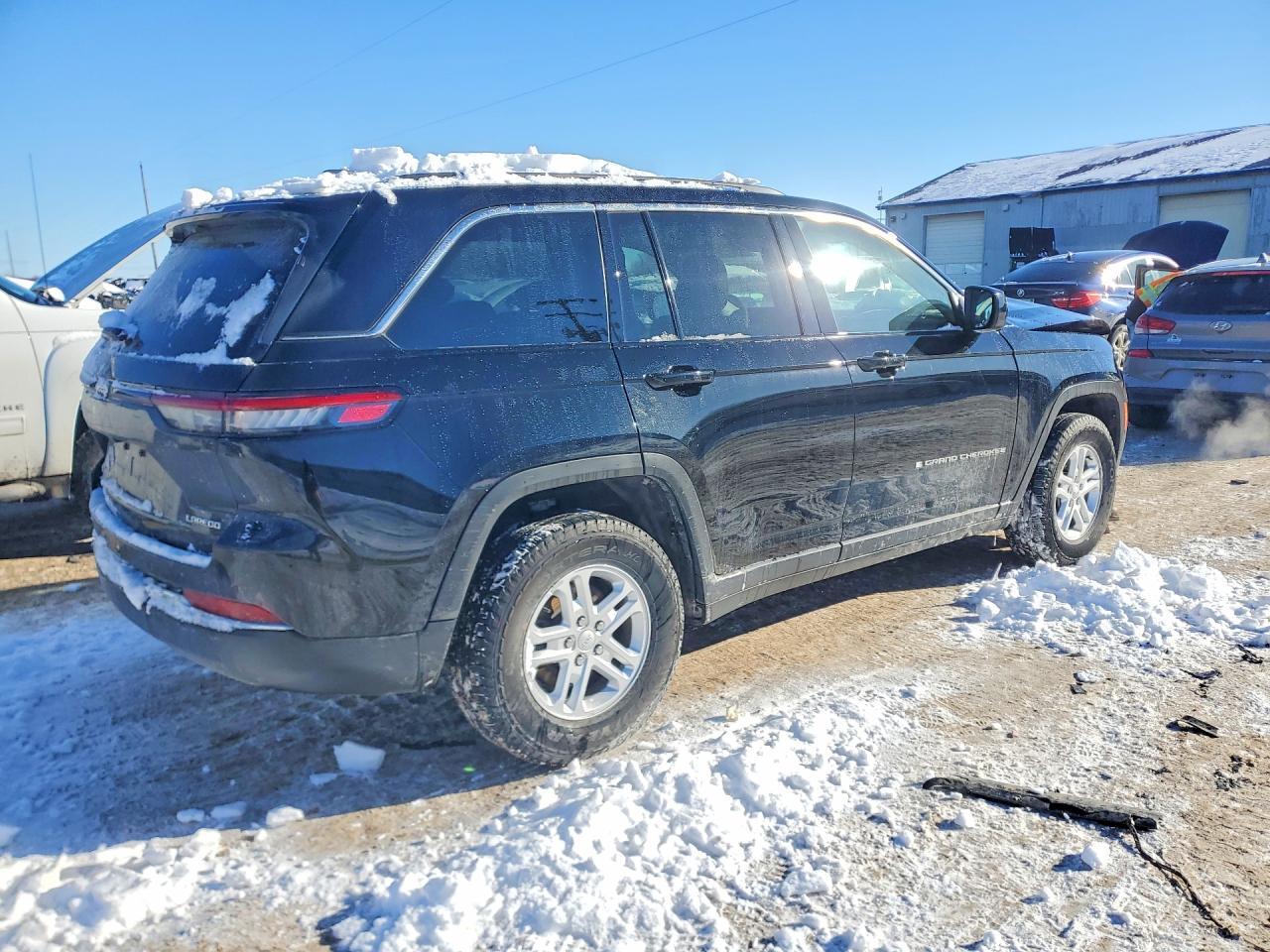 2023 Jeep Grand Cherokee Laredo - zdjęcie 3