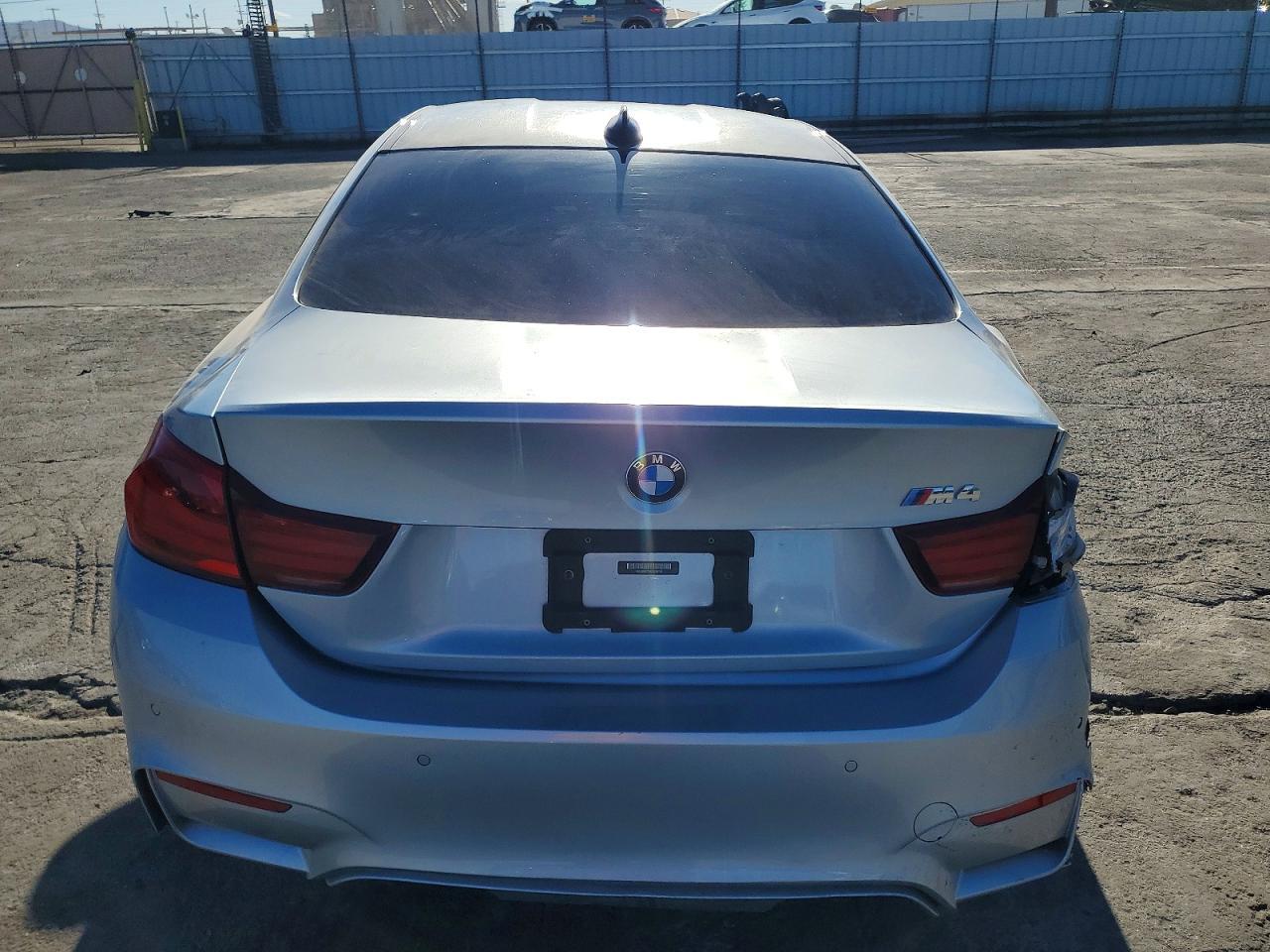 2016 BMW M4 - zdjęcie 6