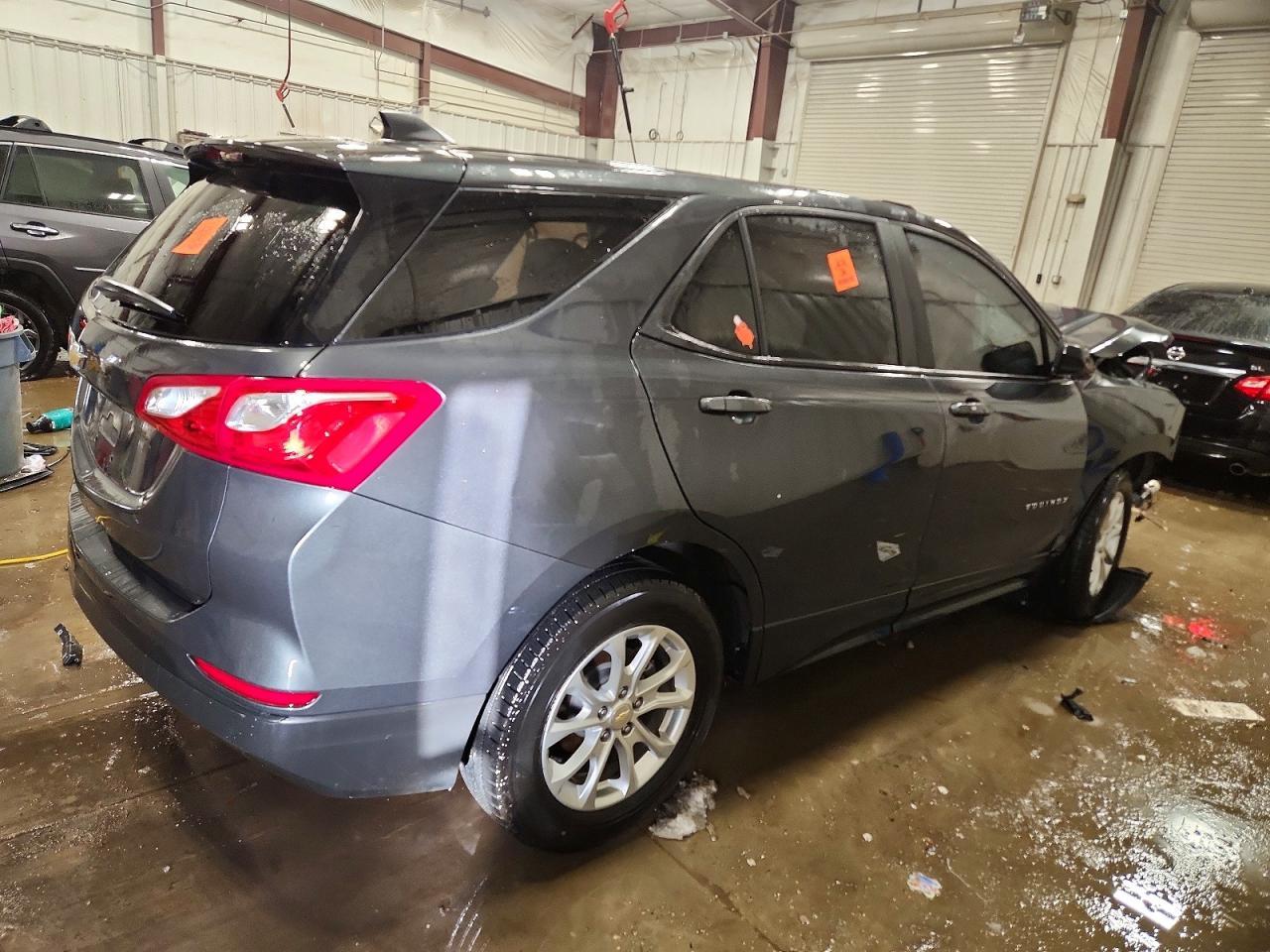 2021 Chevrolet Equinox Ls - zdjęcie 3