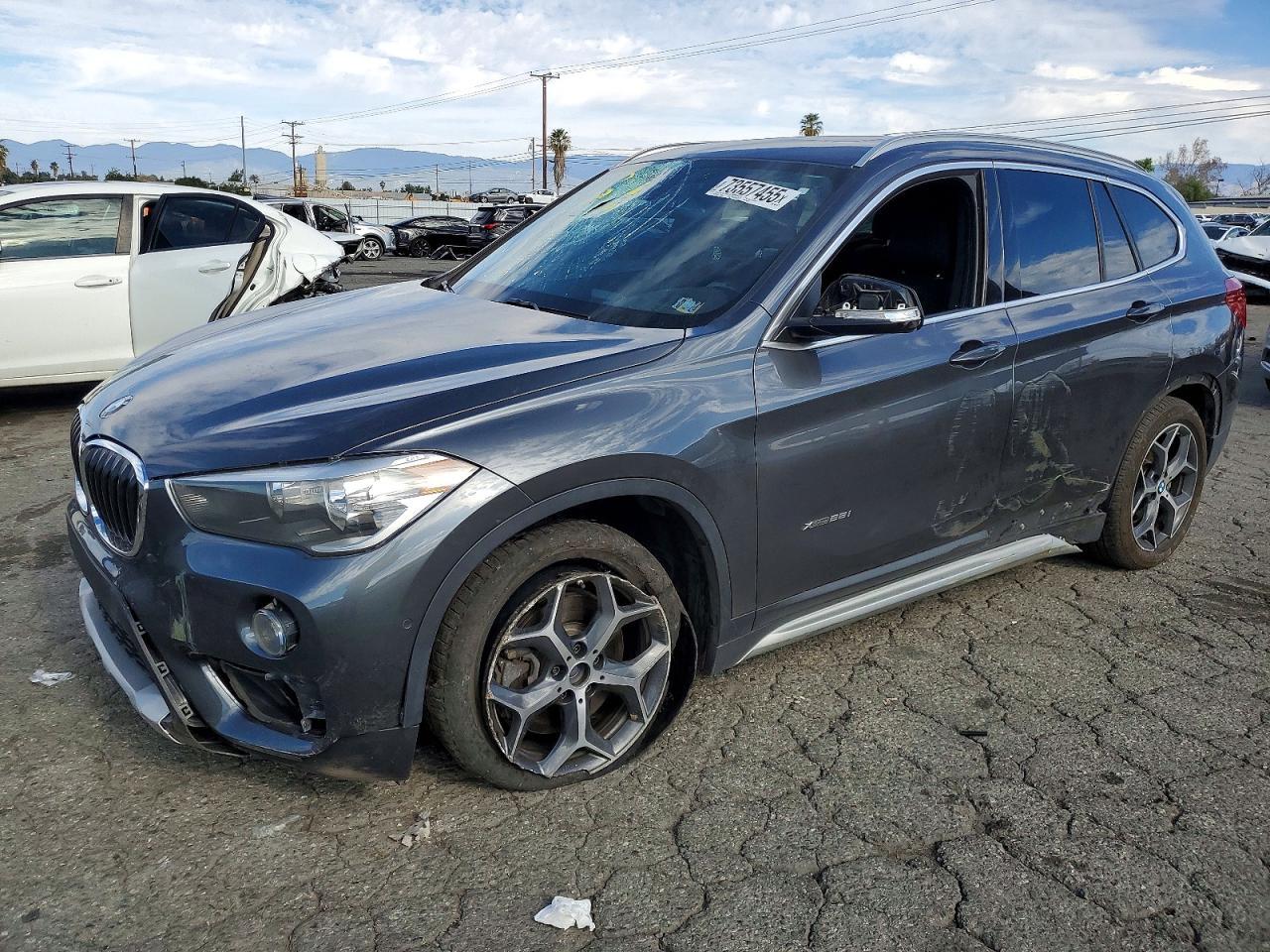 2016 BMW X1 xDrive28I - zdjęcie główne