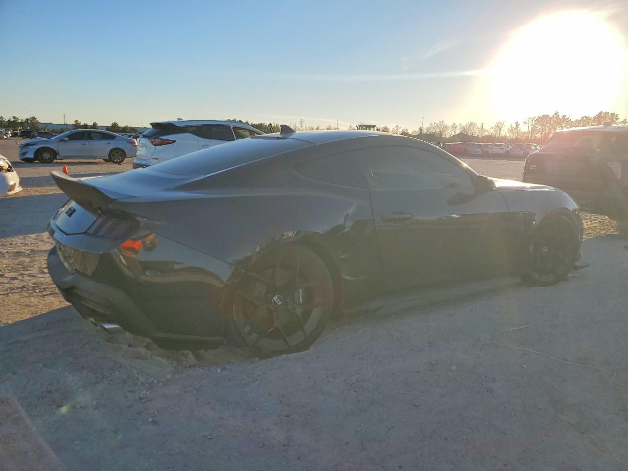 2024 Ford Mustang Gt - zdjęcie 3