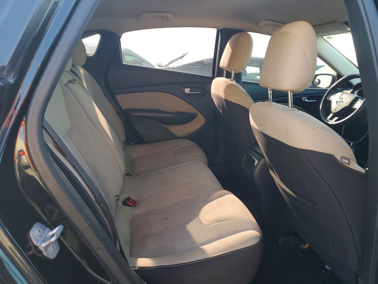 2016 Dodge Dart Sxt - zdjęcie 10