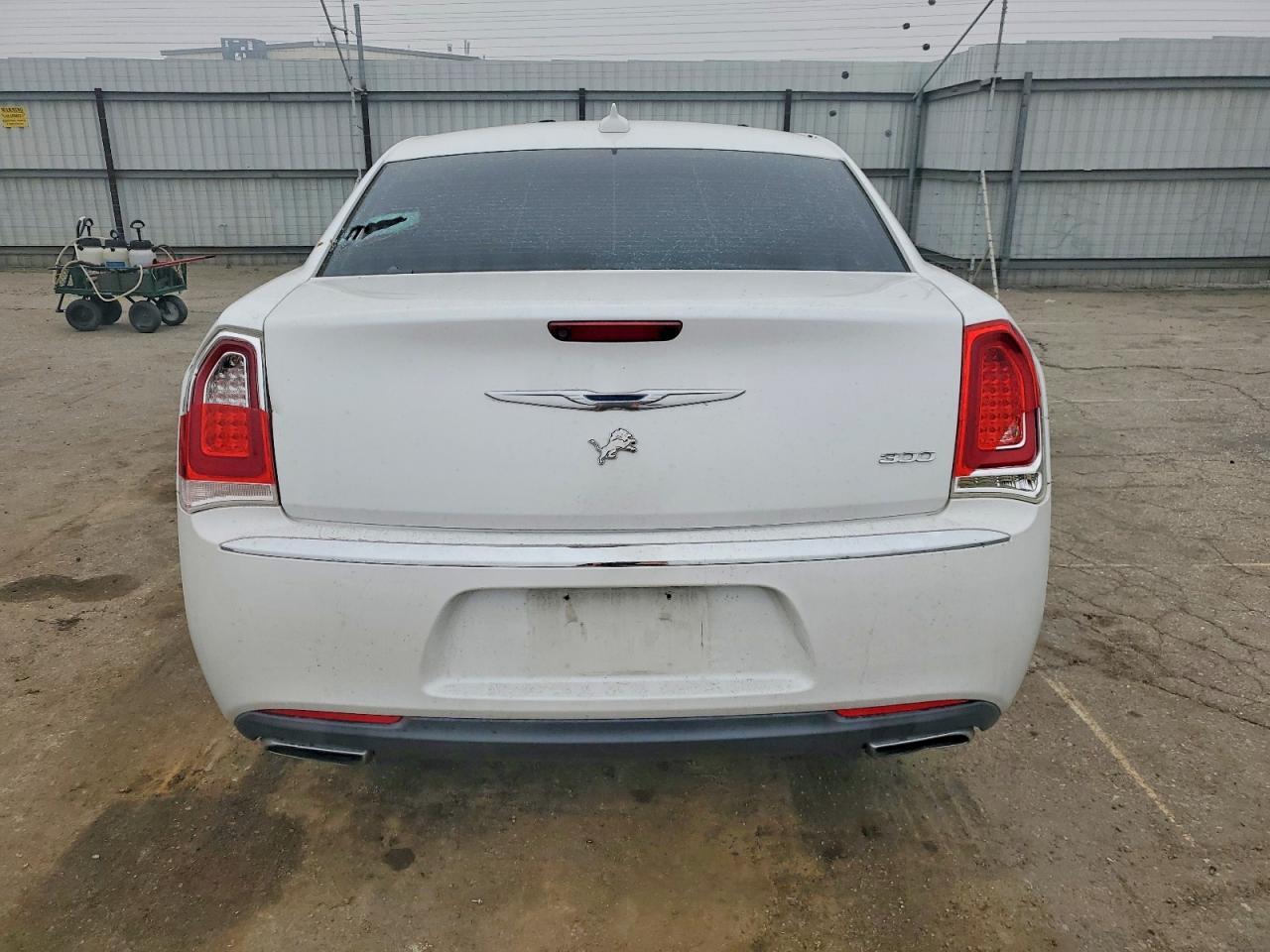 2016 Chrysler 300 Limited - zdjęcie 6