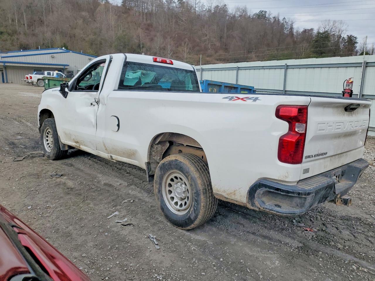 2020 Chevrolet Silverado K1500 - zdjęcie 2