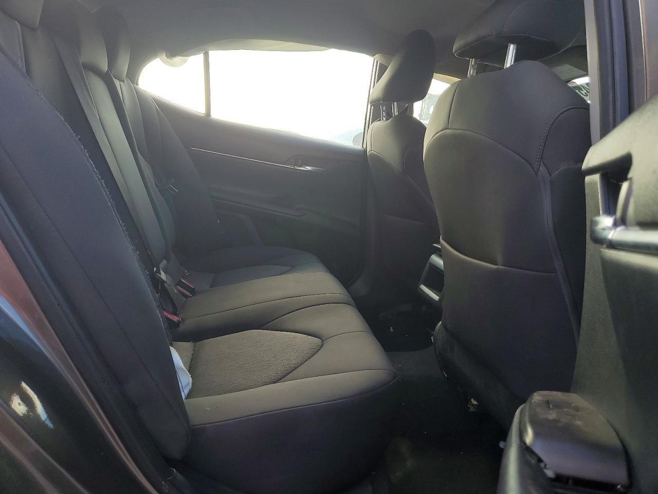 2024 Toyota Camry Le - zdjęcie 10